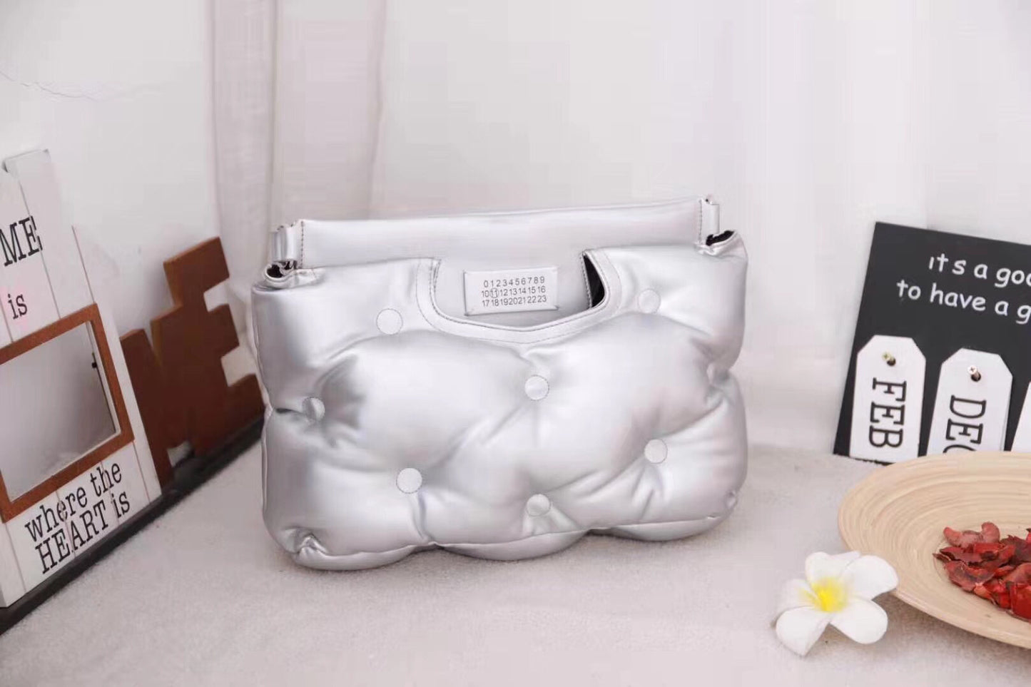 High-capacity space cotton down bags