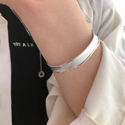 Temperament Brushed Plain Light Luxury Bracelet